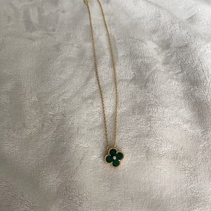 Beautiful clover necklace